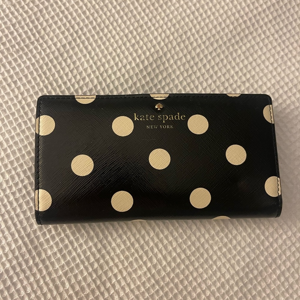 Polka Dot Kate Spade Wallet in Excellent Condition